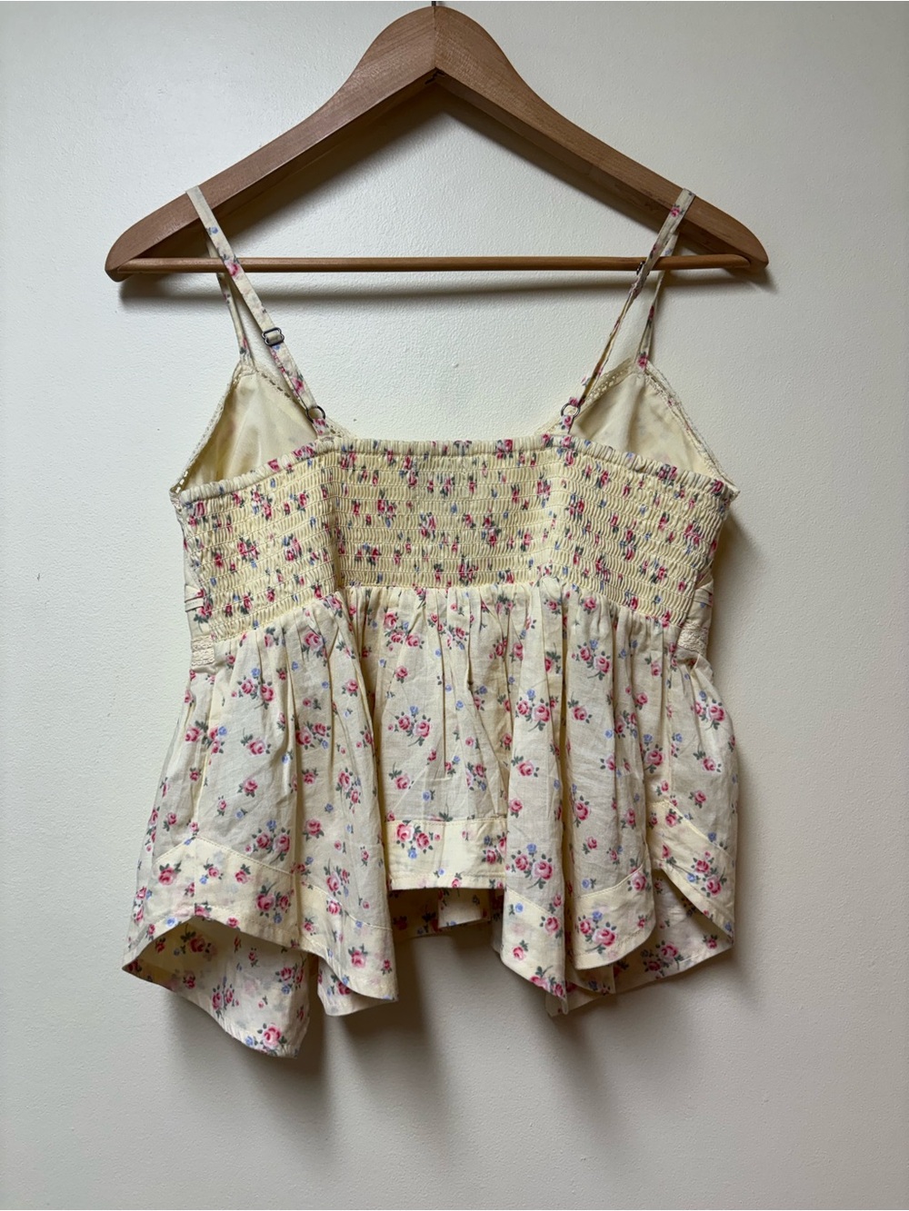 Hollister V Neck Pastel Yellow Babydoll Floral Cotton Tank w Lace Medium NWT - Picture 8 of 12